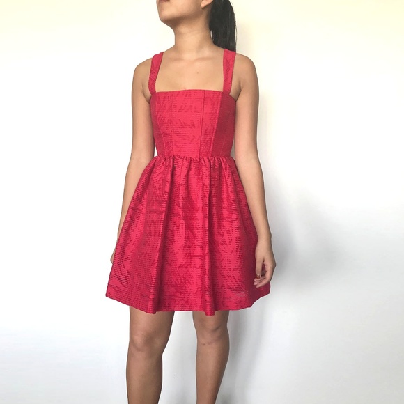 Alice + Olivia Dresses & Skirts - ALICE + OLIVIA - Zip Back Cocktail Dress